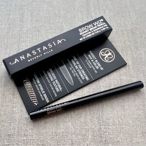 ❤️3 for $25❤️ Anastasia Beverly Hills Brow Wiz Skinny Brow Pencil mini in Taupe